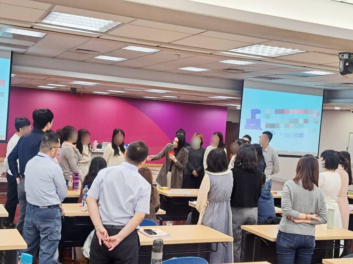 企業溝通訓練怎麼設計？讓團隊在高壓情境下也能清楚表達